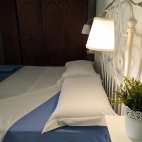  La Pigna Bianca Room&Breakfast  Санто Стефано Ди Камастра